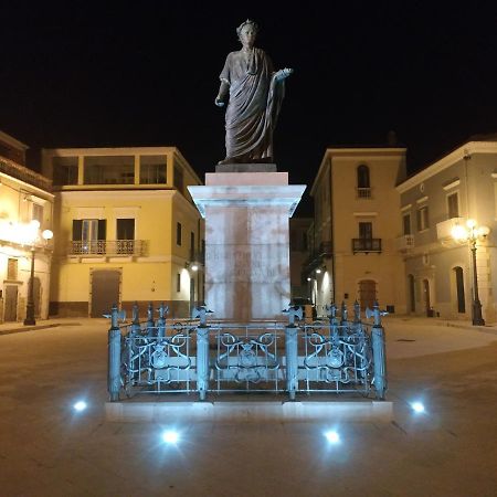 Bed And Breakfast In Piazza Orazio فينوسا المظهر الخارجي الصورة