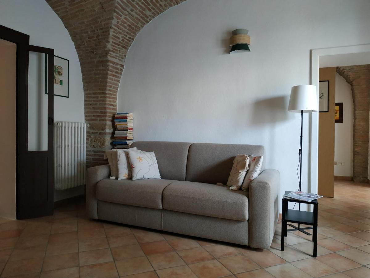 Bed And Breakfast In Piazza Orazio فينوسا المظهر الخارجي الصورة