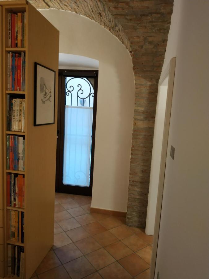 Bed And Breakfast In Piazza Orazio فينوسا المظهر الخارجي الصورة