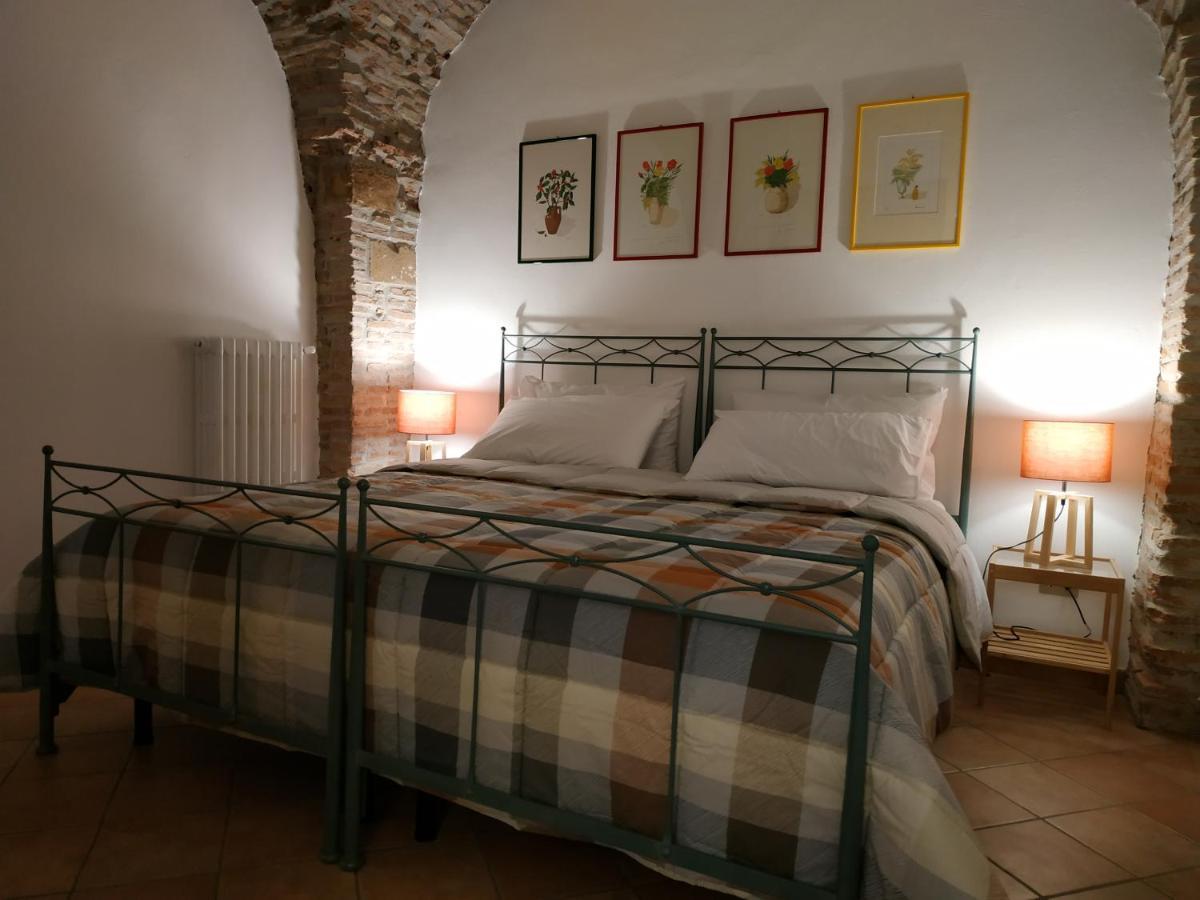 Bed And Breakfast In Piazza Orazio فينوسا المظهر الخارجي الصورة